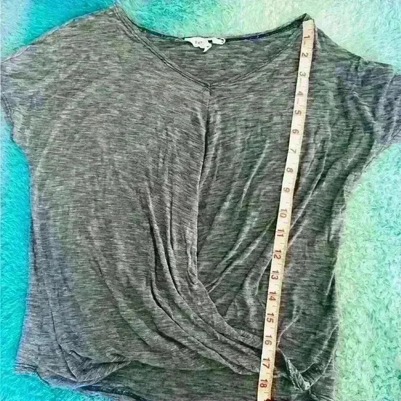 🔥ATHLETA Shirt🔥 - Picture 3 of 5